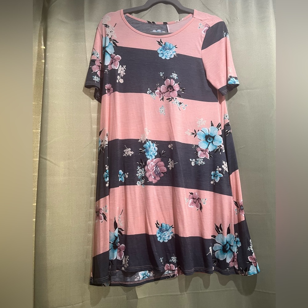 Striped floral t-shirt dress with pockets